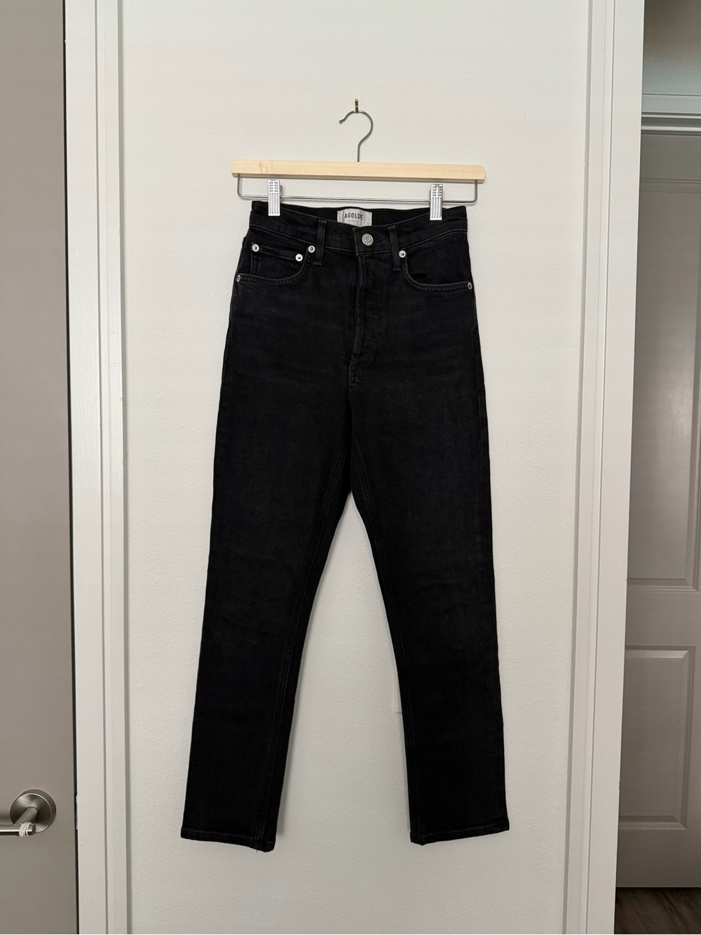 AGOLDE • black washed riley jeans
